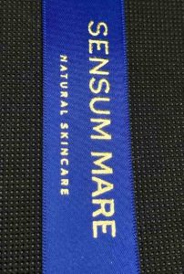 Wstążka z nadrukiem wypukłym 3D w kolorze złotym